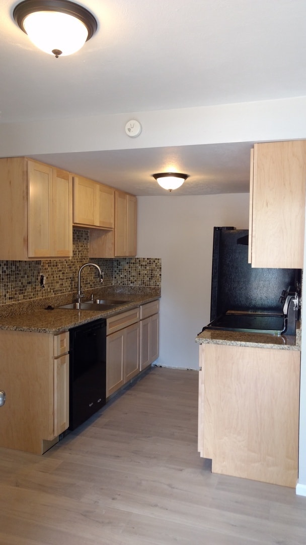 Building Photo - AMAZING 3 Bed 2 Bath Townhome in Lafayette- Available August 10th