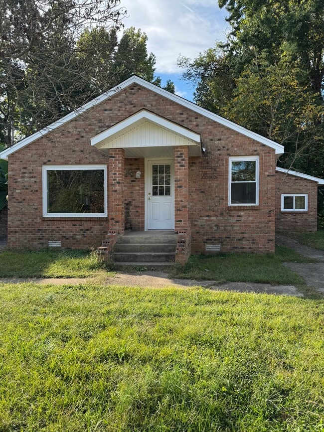 Building Photo - 1841 Harris St
