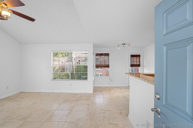 Foto del edificio - 1345 Crystal Way