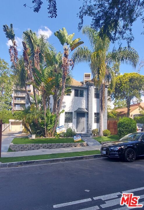 Building Photo - 1053 S Stanley Ave