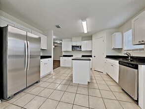 Building Photo - 6830 Shallow River Ct