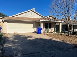 Building Photo - 1110 Chapel View Dr