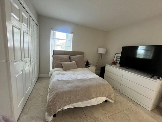 Foto del edificio - 7256 SW 94th Pl