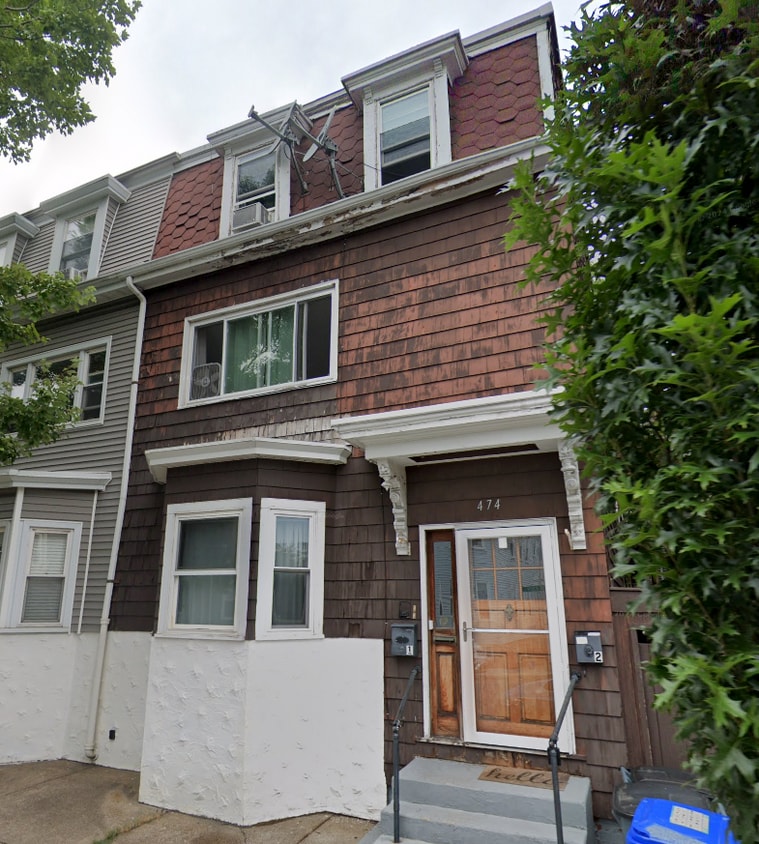 Primary Photo - 474 E 7th St