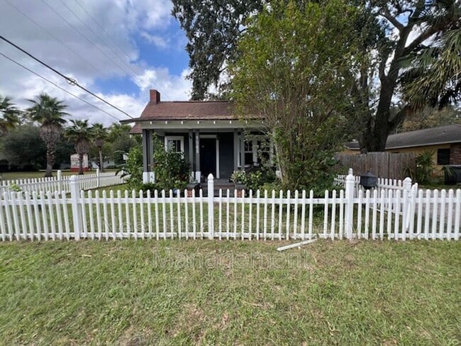 Building Photo - 1568 Naldo Ave