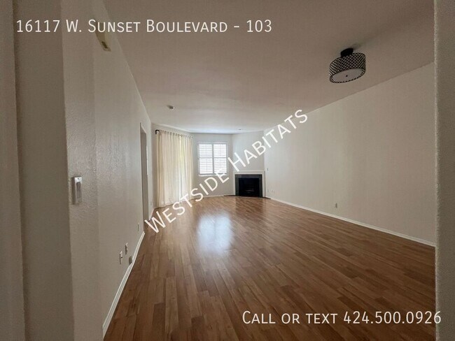 Foto del edificio - 16117 W Sunset Blvd