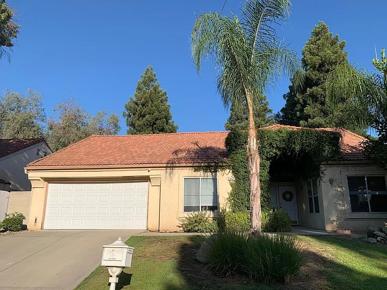 Primary Photo - 10487 N Doheny Dr