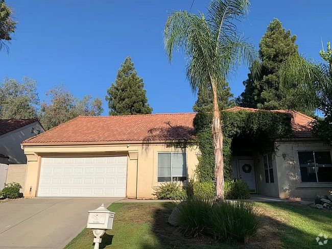 Building Photo - 10487 N Doheny Dr
