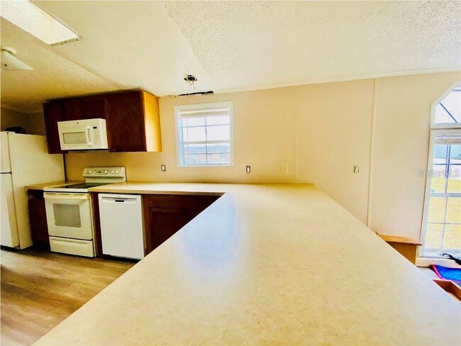 Foto del edificio - 3214 Silver Lake Ct