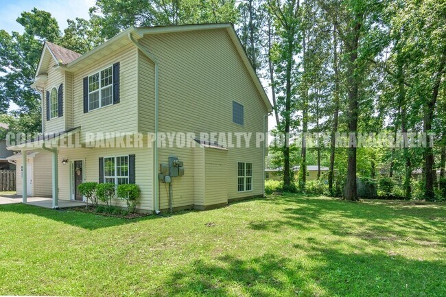 Foto del edificio - 1601 Bush Rd