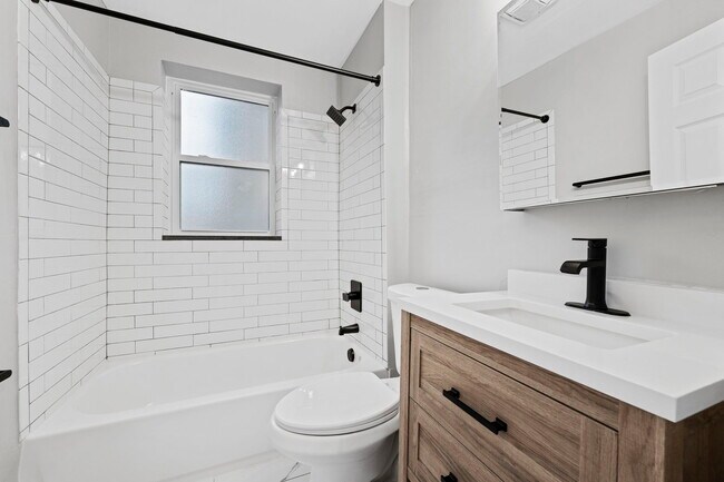 Foto del edificio - 1514-1518-1518 McCausland Ave