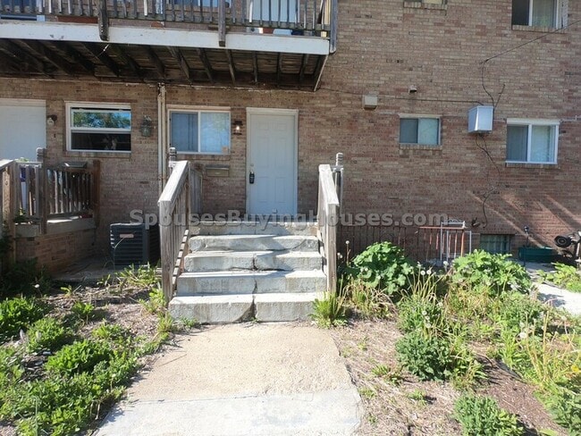 Building Photo - 6129 Laurel Hall Dr