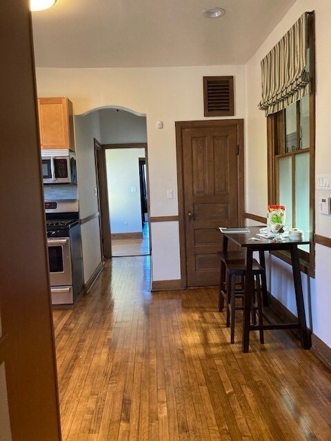 Building Photo - 3216 W North Ave