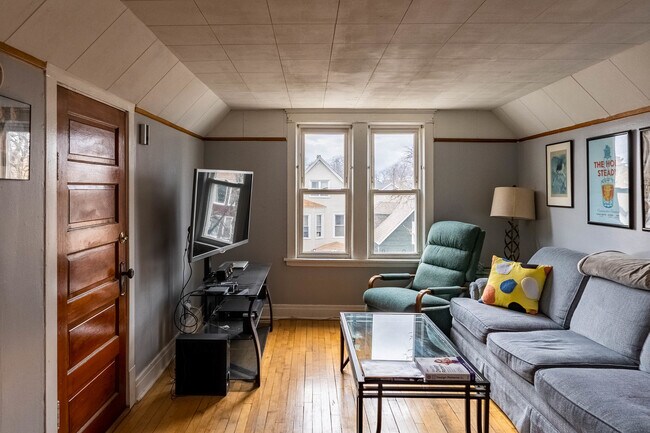Foto del edificio - 3131 N Bernard St
