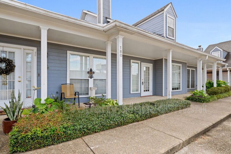 Primary Photo - 180 Ocean Dr