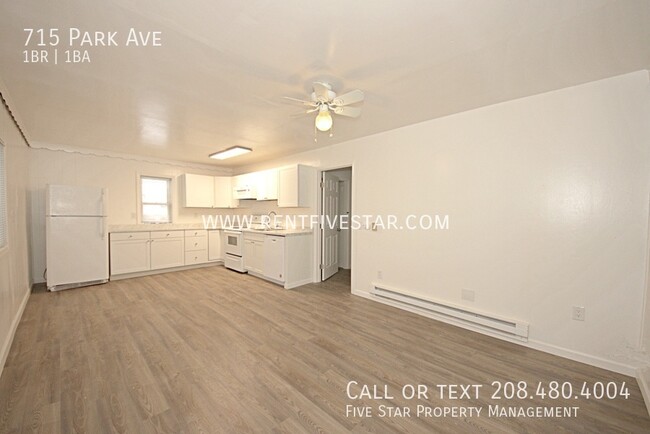 Foto del edificio - Updated 1 Bedroom Home with Large Fenced Y...