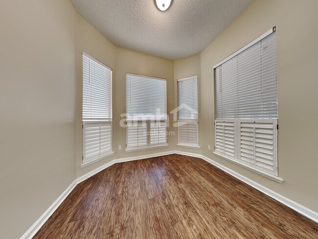 Building Photo - 8625 Fieldstone Drive
