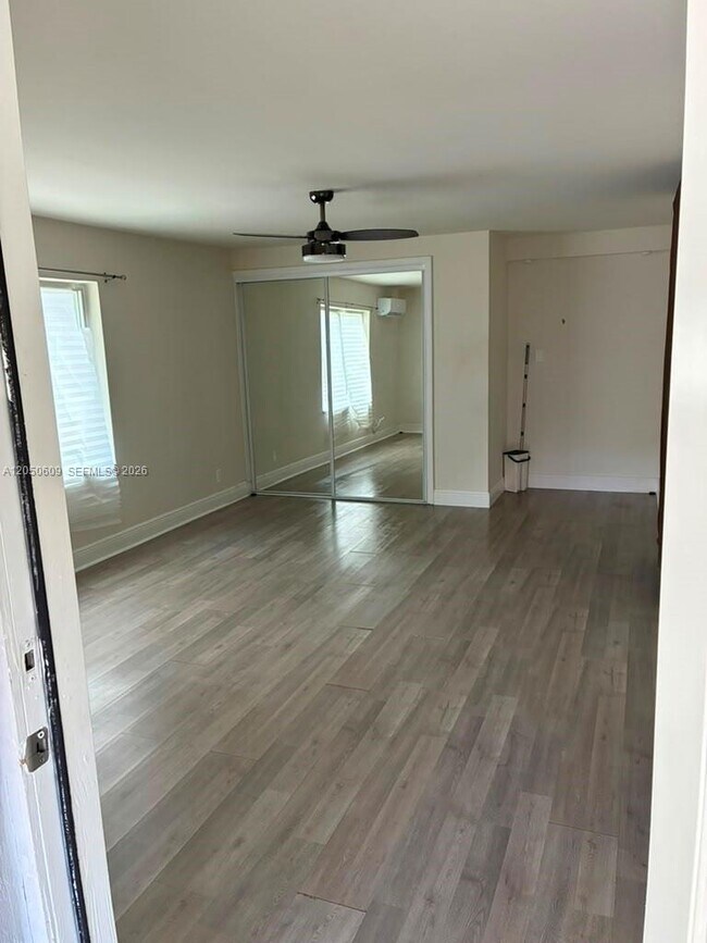 Foto del edificio - 3700 NE 13th Terrace