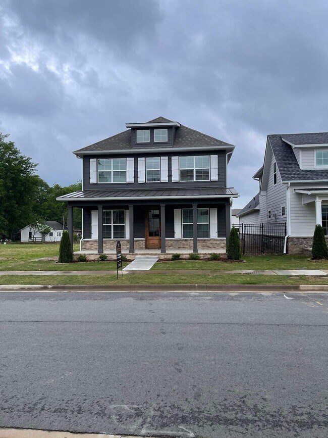 Foto del edificio - 324 Gardens Ln