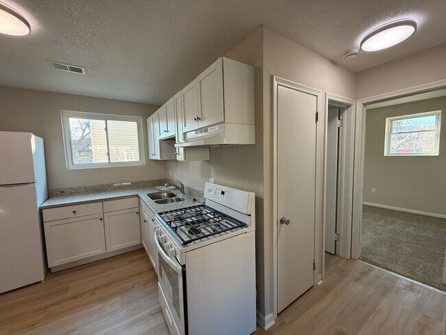 Building Photo - 2606 E Hennepin Ave