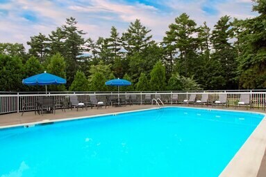 Building Photo - 2 Cummings Rd