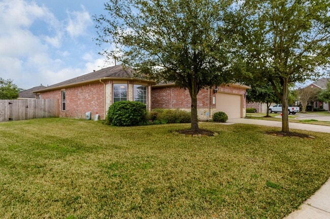 Building Photo - 14714 Salamanca Ct