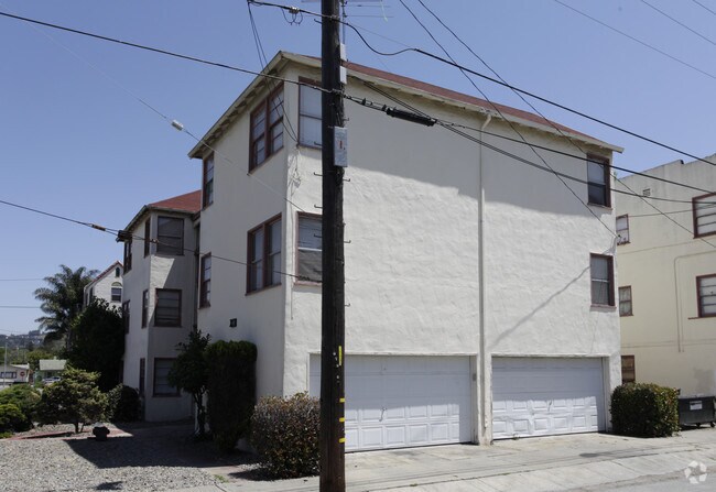 Foto del edificio - 185 Belleview Dr
