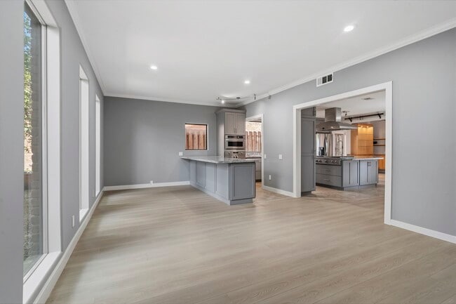 Foto del edificio - 6215 Westcott St