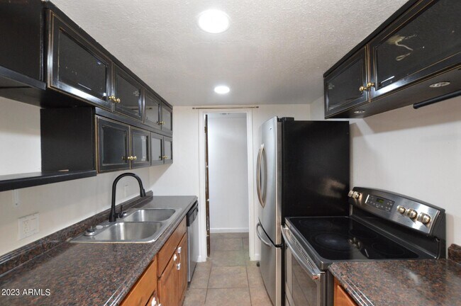Foto del edificio - 1220 E Townley Ave
