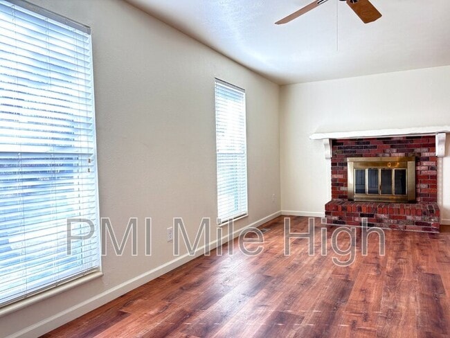 Building Photo - 6621 W 112th Pl