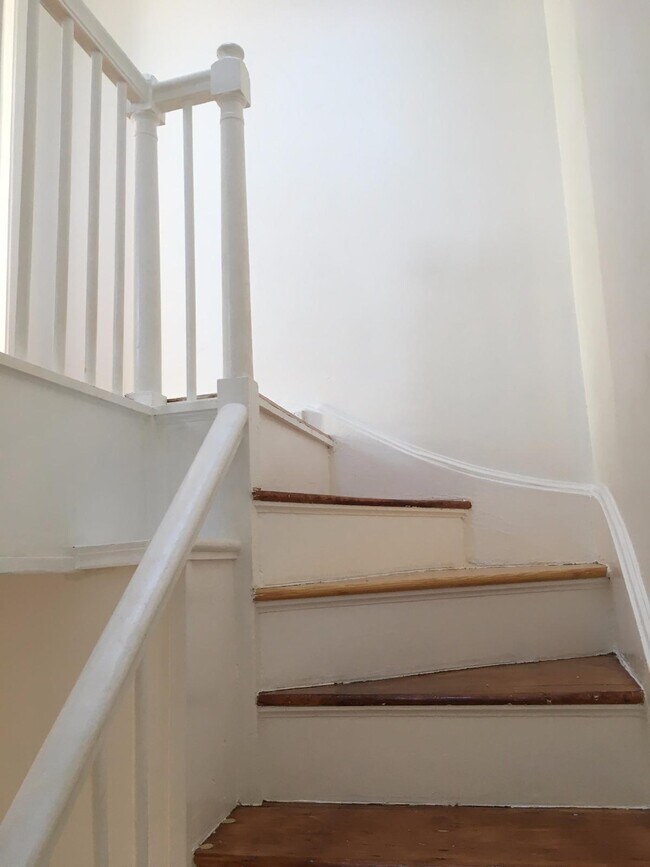 Building Photo - 77 Division St