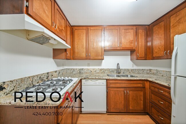 Foto del edificio - ~2 Weeks FREE~ Delightful Three Bedroom Fe...