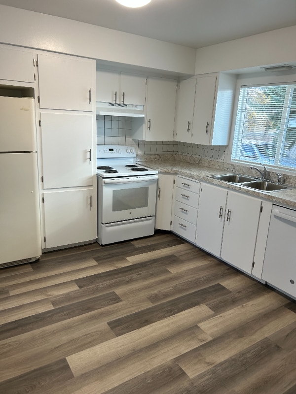 Foto del edificio - 4250 3rd Ave N