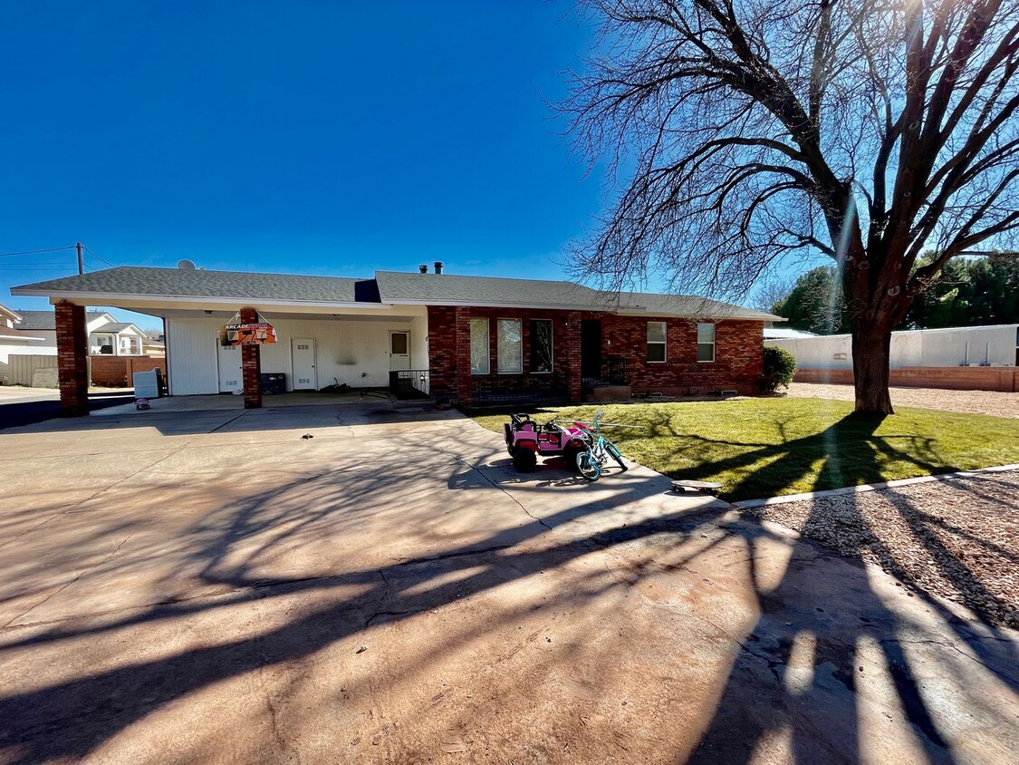 Foto principal - 3-BR Duplex with 2-Car Garage in Santa Clara