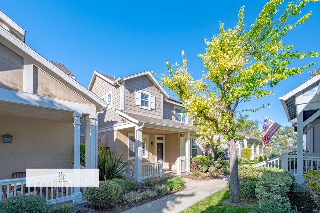 Foto del edificio - Beautiful 3BR Cape Cod Home w/ 2-Car Garage & Private Yard in Aliso Viejo