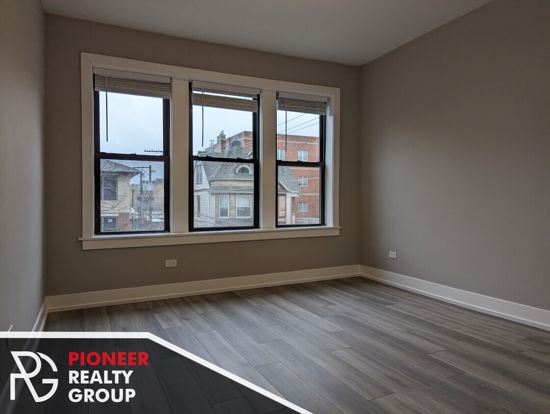 Foto principal - 3935 N Janssen Ave