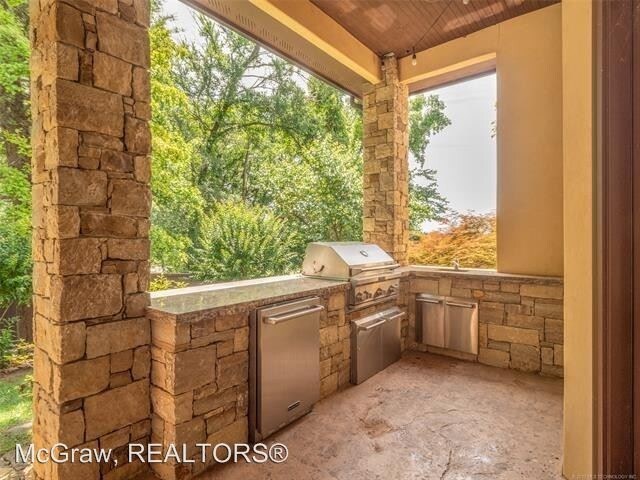 Building Photo - 4 br, 4 bath House - 11905 S. Kingston Ave.