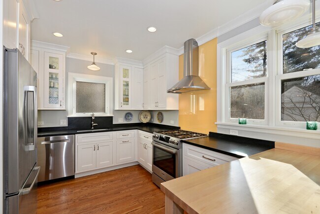 Foto del edificio - 2111 Greenwood Ave