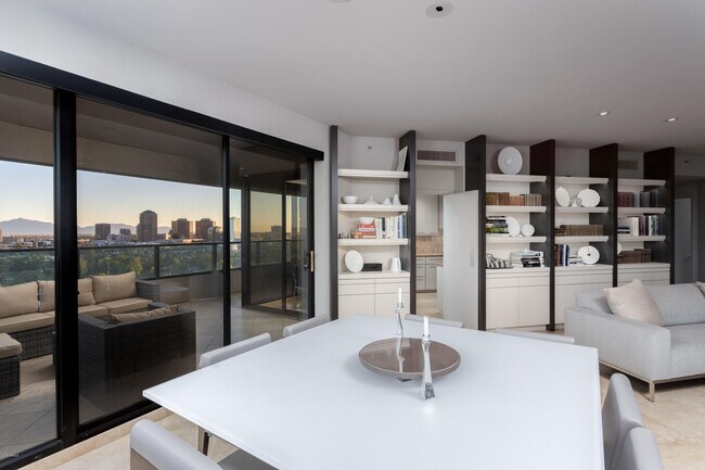 Foto del edificio - 1040 E Osborn Rd