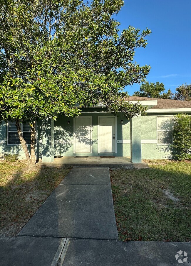 Southern Highlands Apartments for Rent with Hardwood Floors Crystal River, FL 1 Rentals