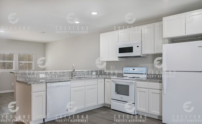 Foto del edificio - 2 Bedroom, 2 Bath - Like NEW and Available...