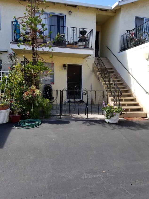 4plex, down stairs - 3967 Starview Dr