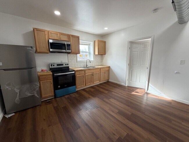 Foto del edificio - 3956 Pennsylvania Ave