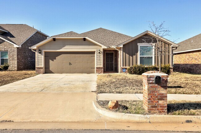 Foto del edificio - $500 Off the First Full Months Rent!!