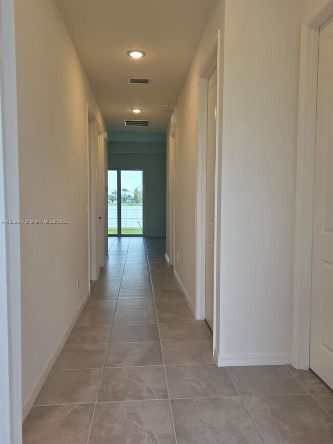 Foto del edificio - 408 NW 31st Pl