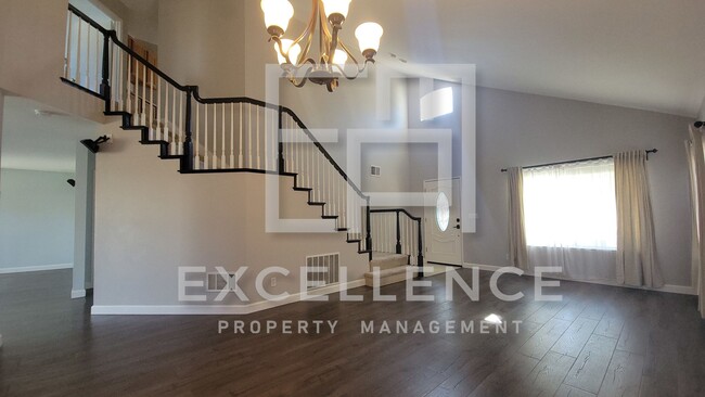 Foto del edificio - Beautiful 4/2.5 Home With Upgrades Through...