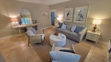 Building Photo - 624 Orton Ave