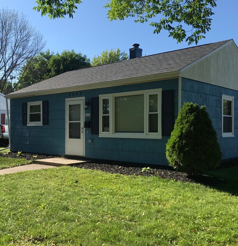 2204 Arizona Ave, Sheboygan, WI 53081 House Rental in Sheboygan, WI