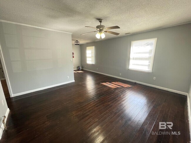 Foto del edificio - 7329 Twin Beech Rd