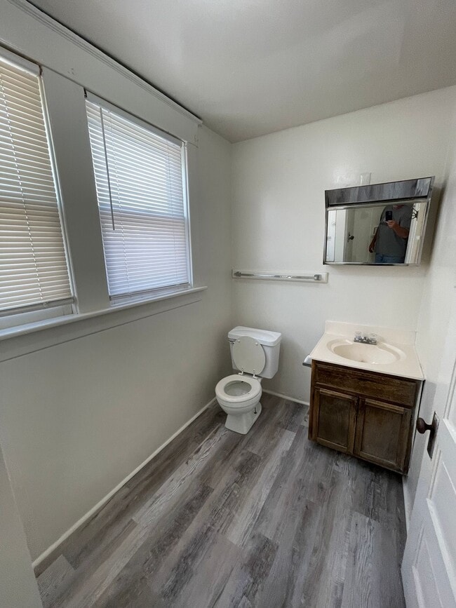 Building Photo - (1532 9th Ave)